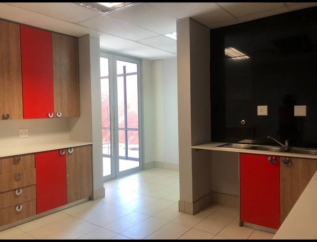 573M² RETAIL TO LET IN SANDTON CENTRAL